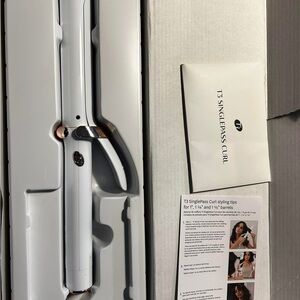T3 SinglePass Curling Iron NIB